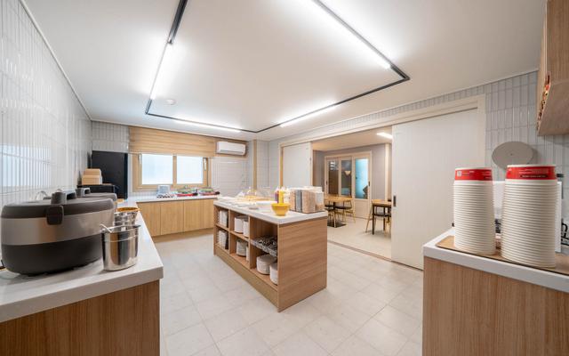 통영 YAJA 통영 여객선터미널점