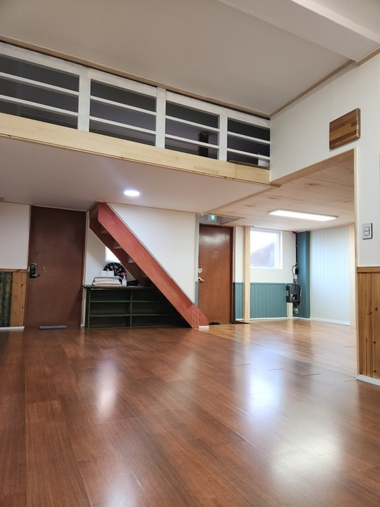 101호  단체방(전화 예약만 받음)