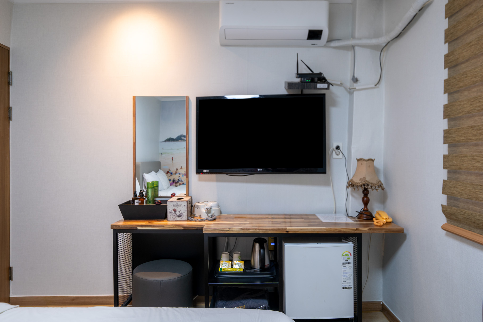 room detail thumbnail 2