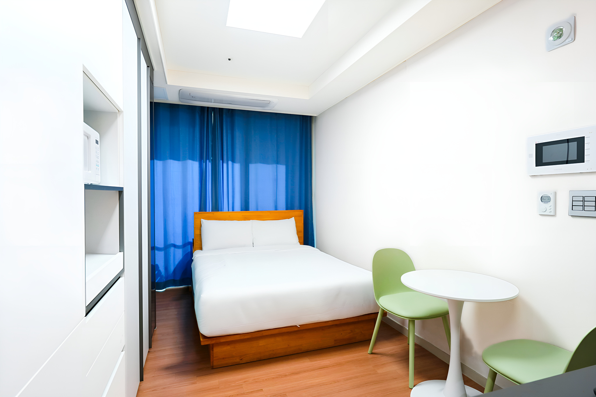 room detail thumbnail 0