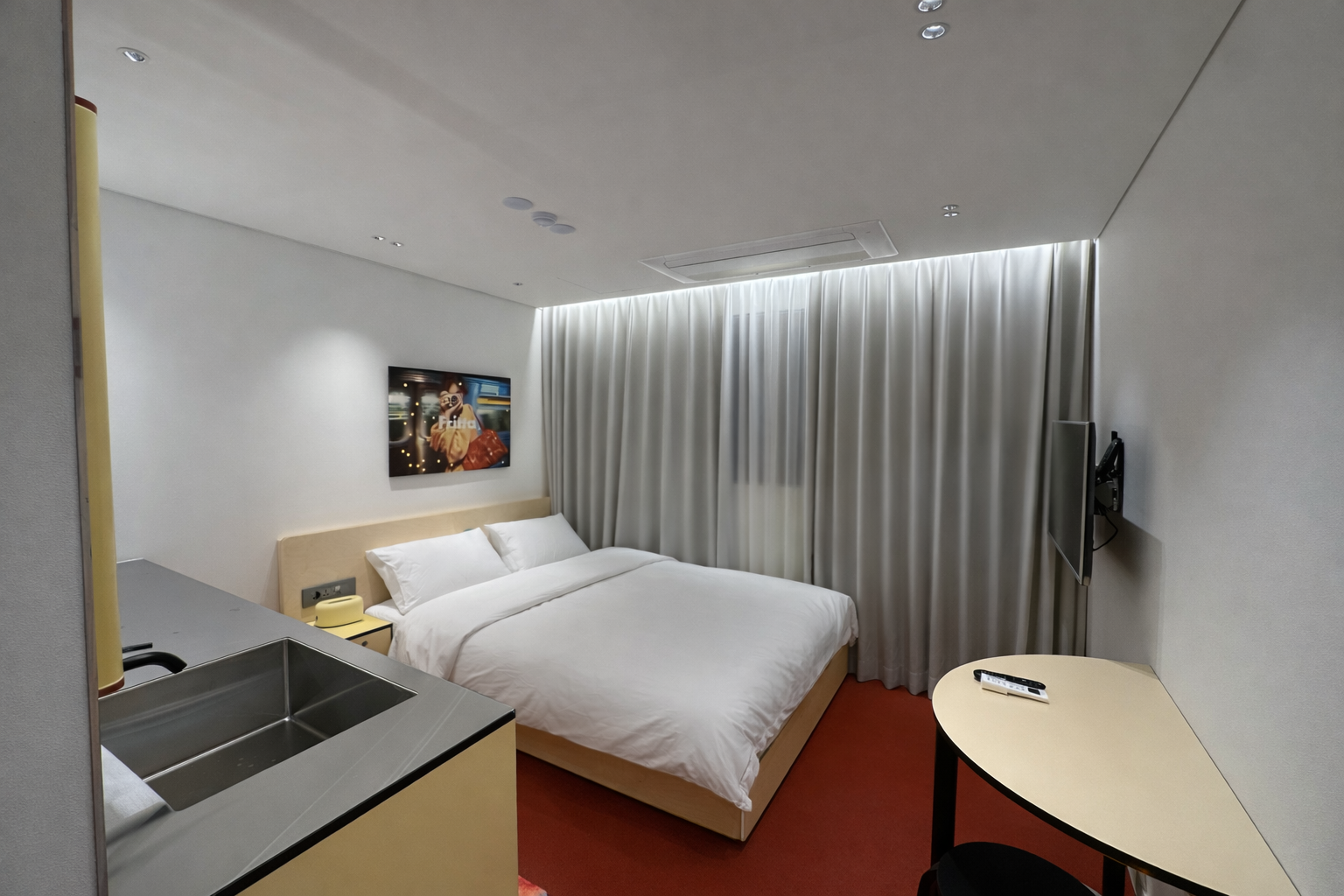 room detail thumbnail 2