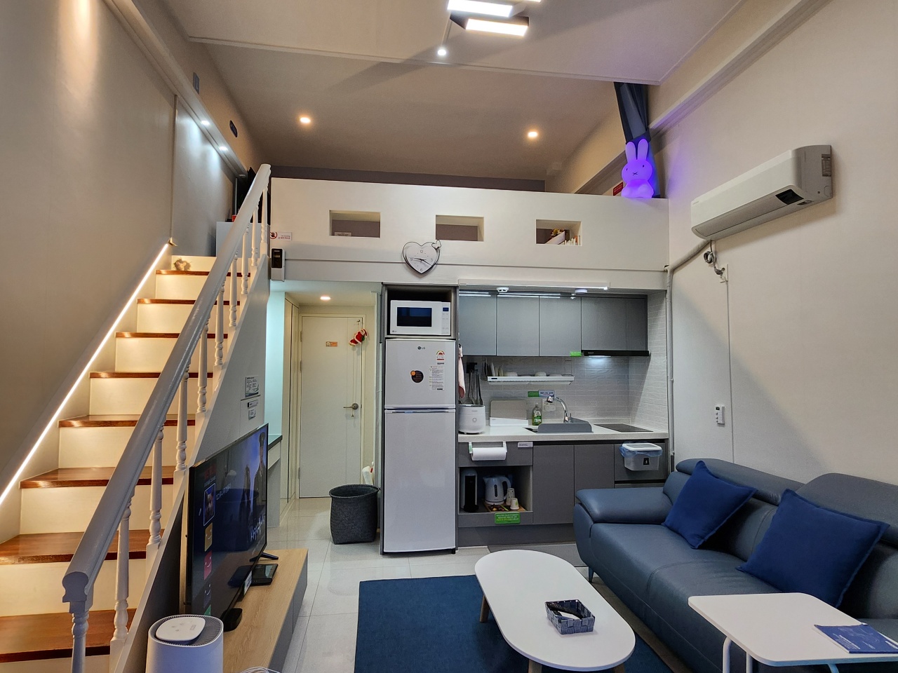 room detail thumbnail 2