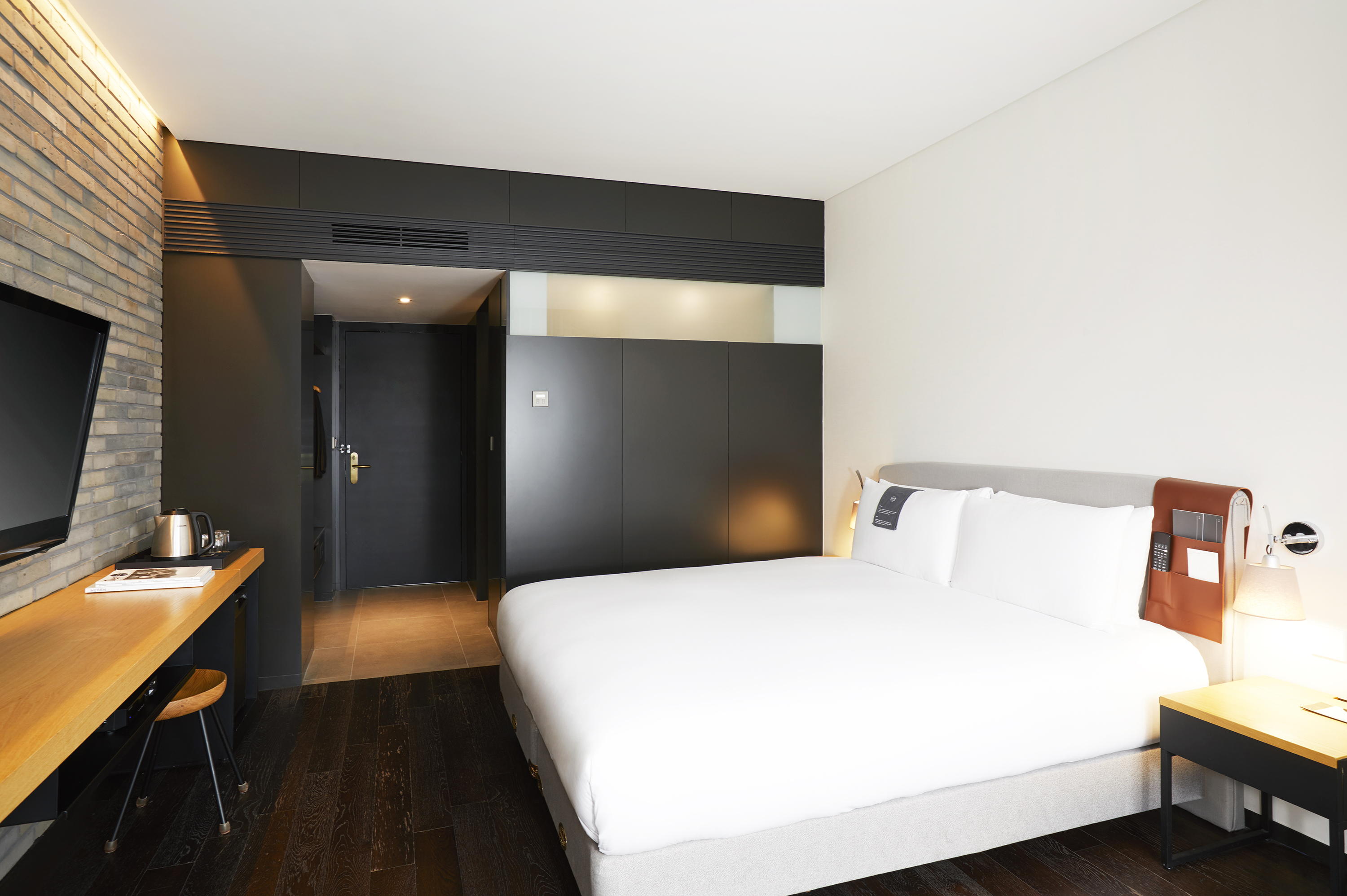 디럭스 더블(GS 모바일편의점 쿠폰 + 2박시 청귤하이볼 2잔)