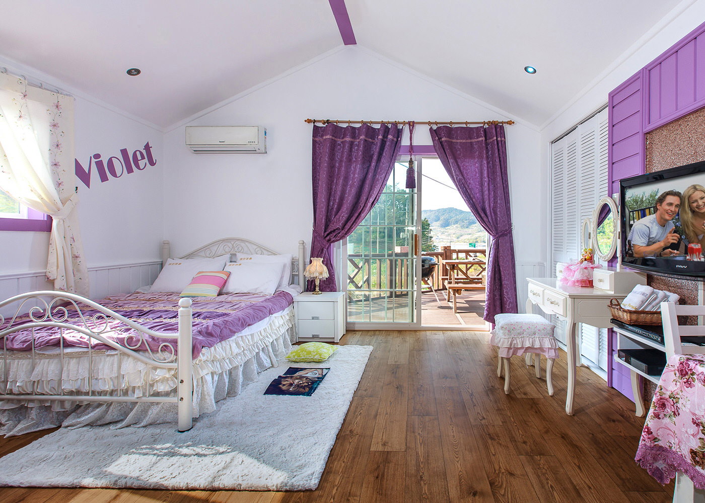 room detail thumbnail 0