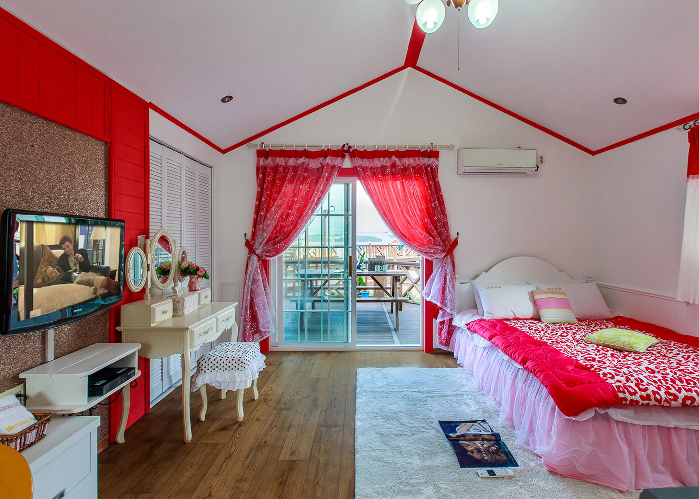 room detail thumbnail 1