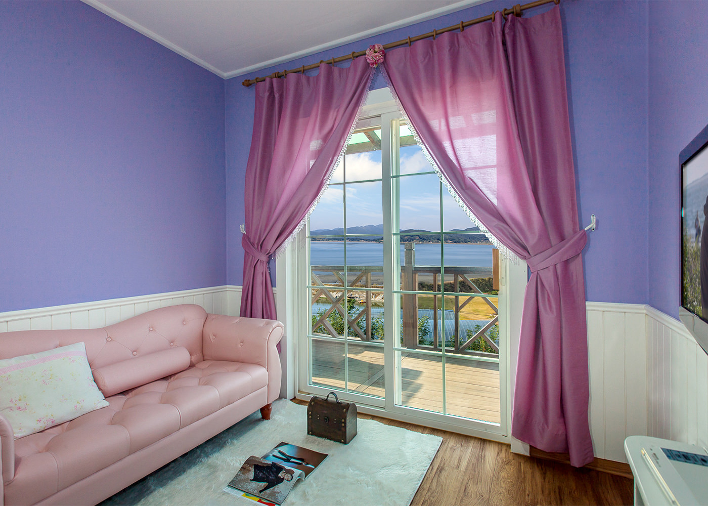 room detail thumbnail 2