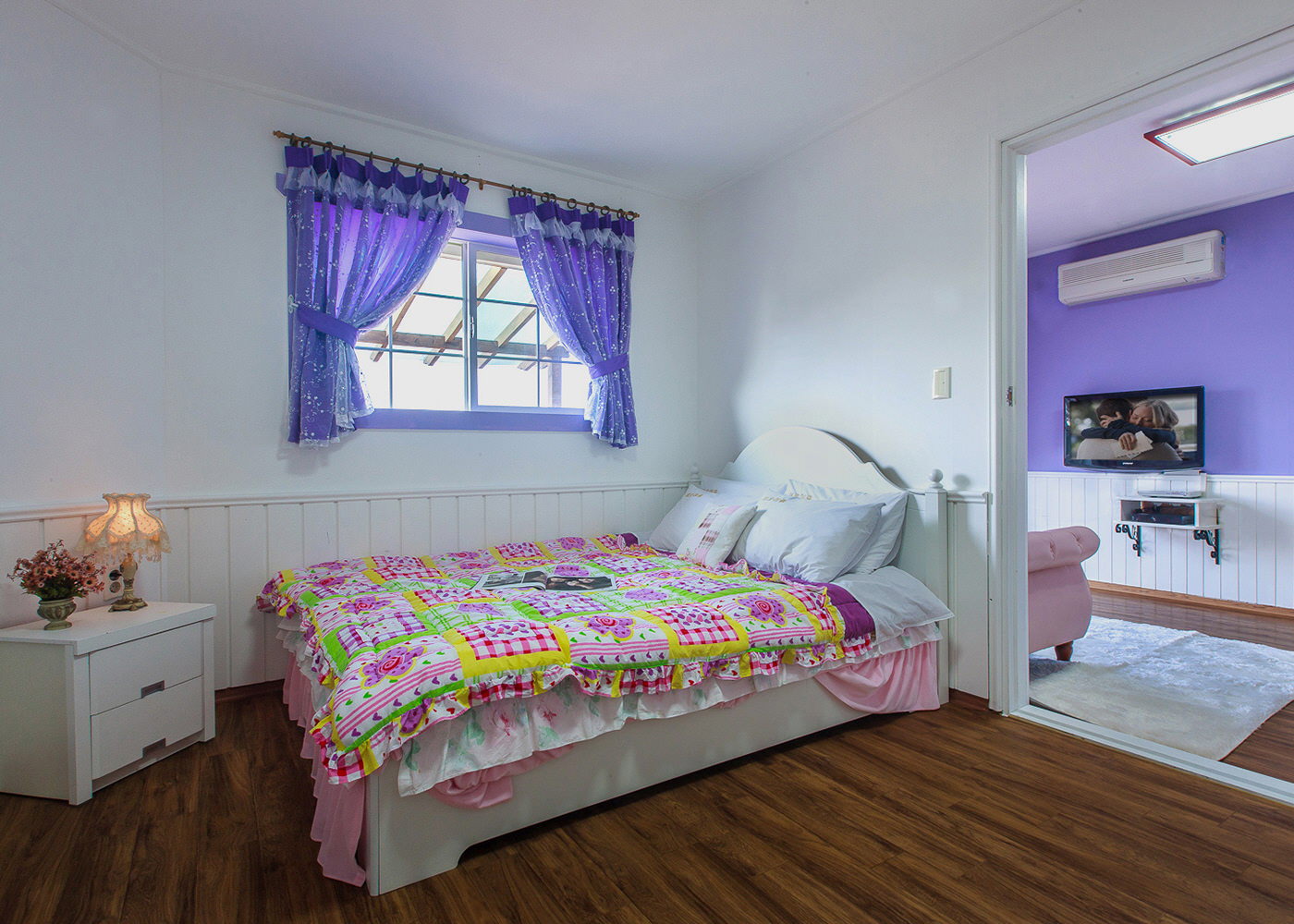 room detail thumbnail 1