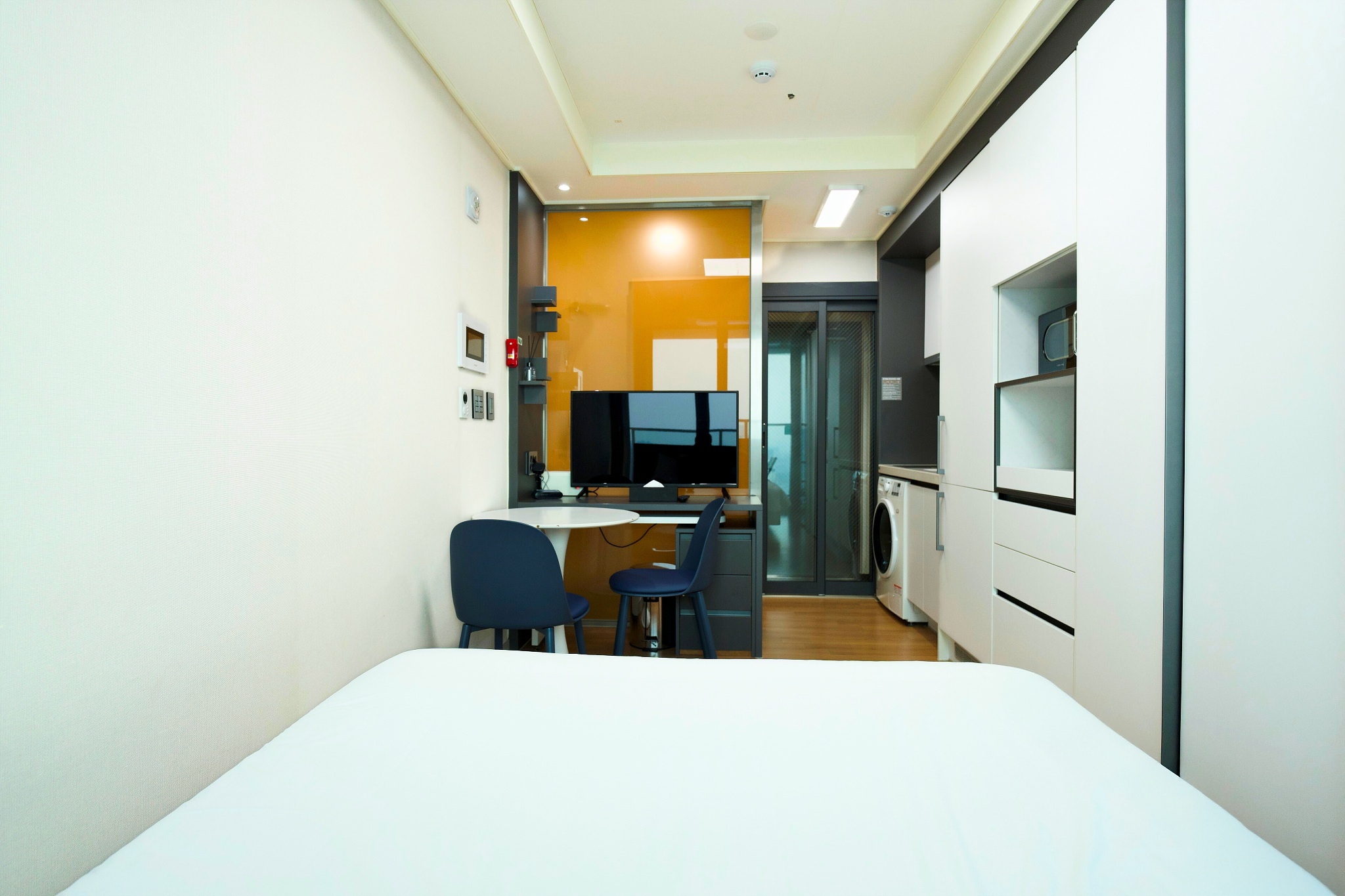 room detail thumbnail 2