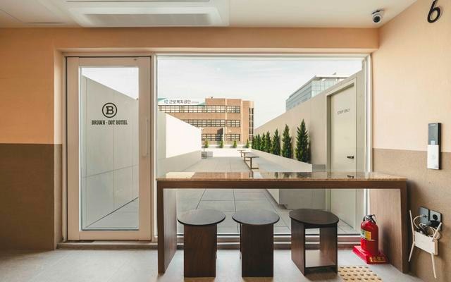 군산 브라운도트 호텔 군산근대화거리점 로비·리셉션