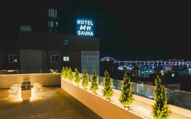 군산 브라운도트 호텔 군산근대화거리점 외관