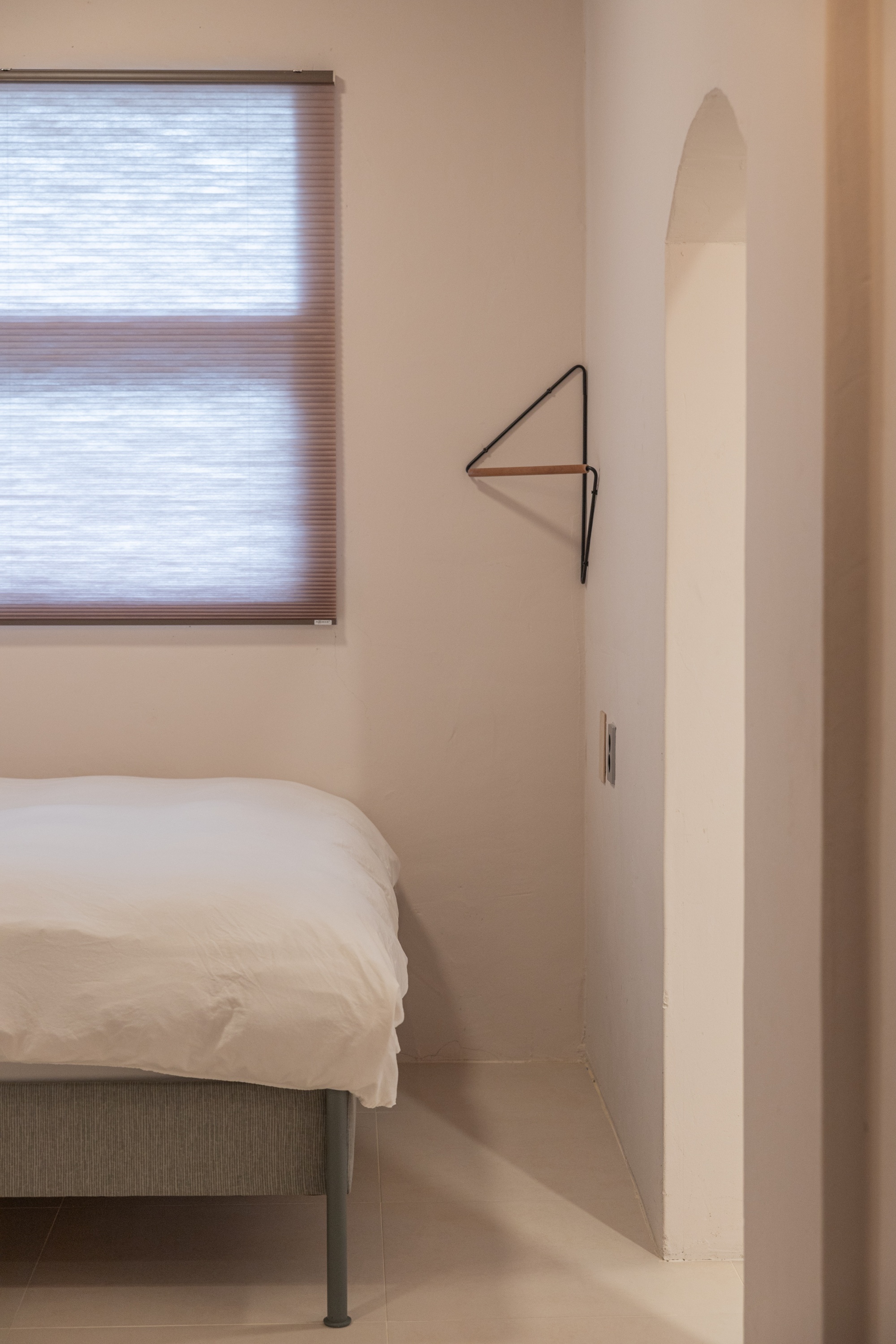 7호(퀸침대 1, 미니거실, 쇼파)