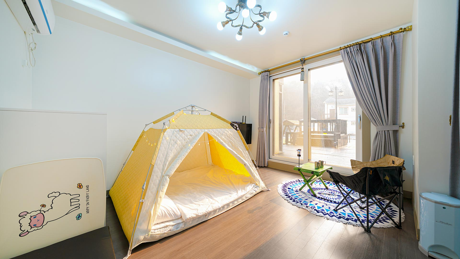 room detail thumbnail 1