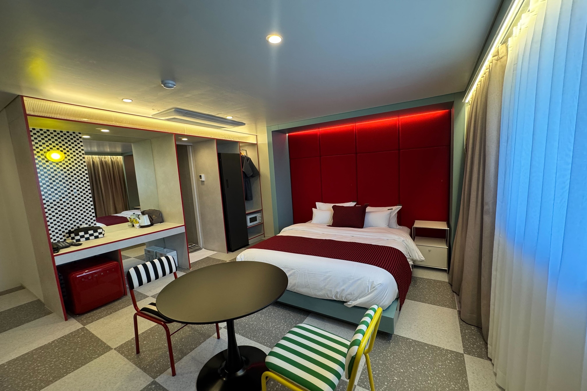 room detail thumbnail 0