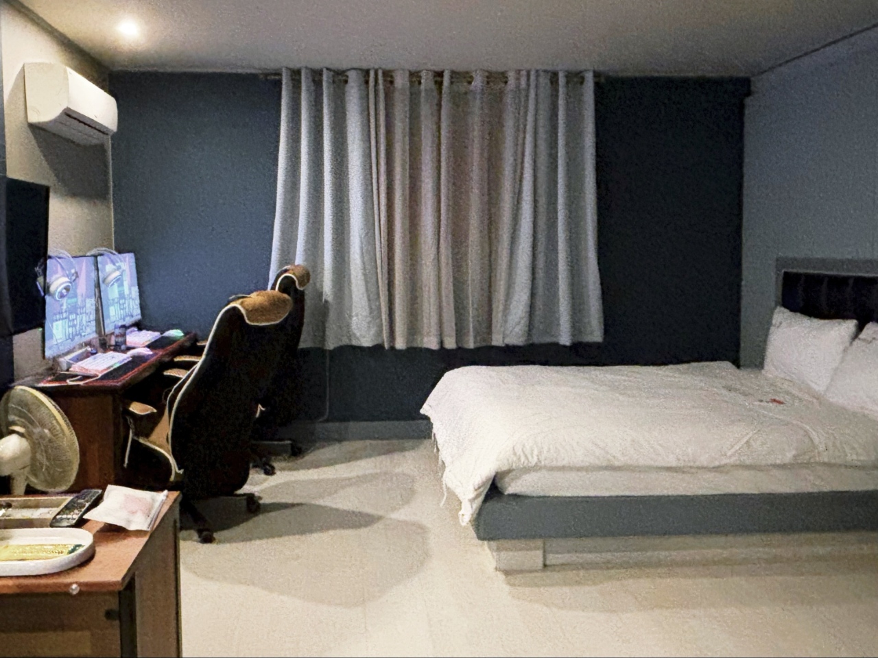 room detail thumbnail 0