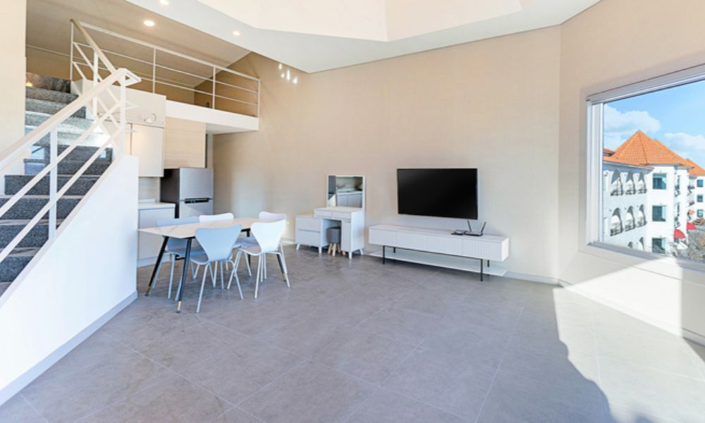 room detail thumbnail 1