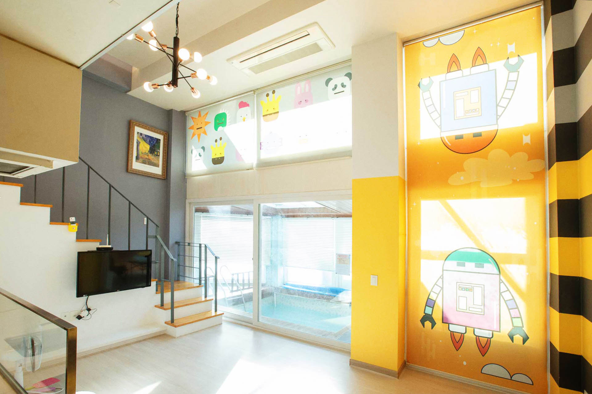 room detail thumbnail 2