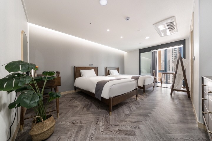 스탠다드 트윈(강력특가★, 루프탑수영장2인무료)