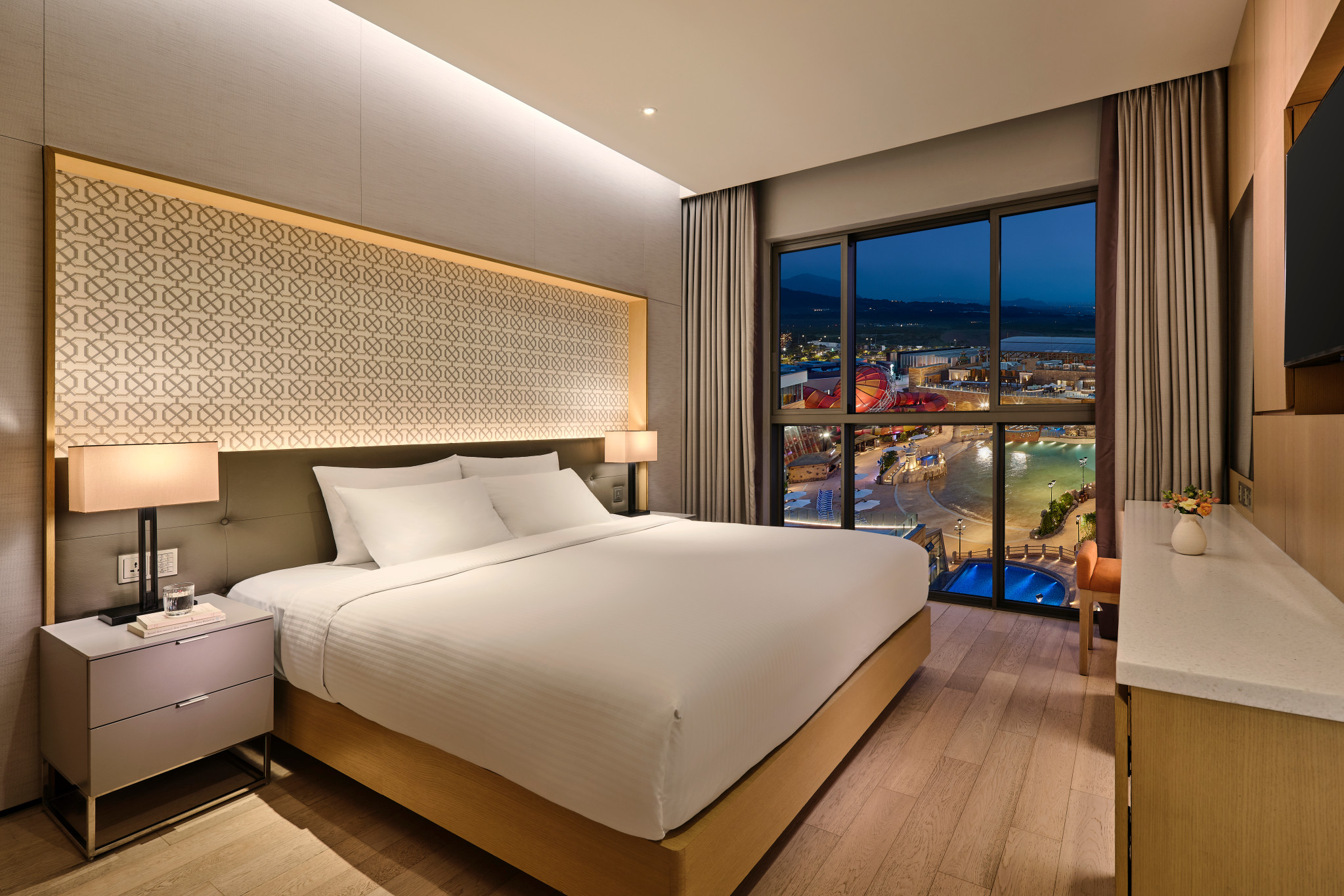 슈페리어 킹(라이브특가,신화테마파크빅3+워터파크+관광지/찜질방1+1)