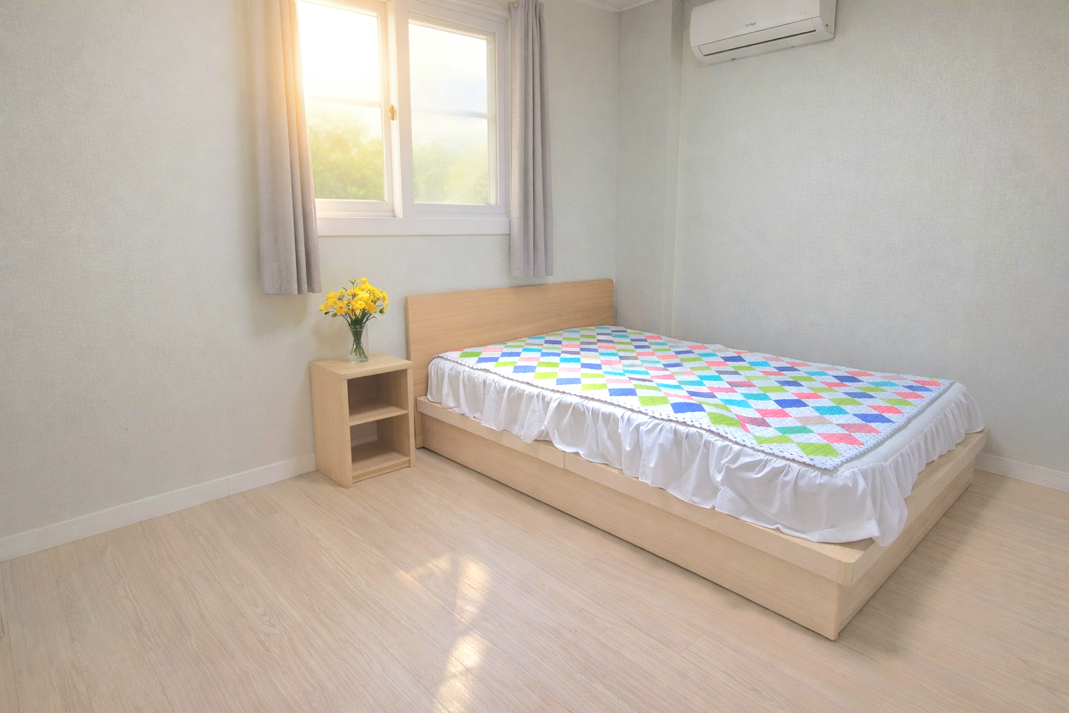 room detail thumbnail 2
