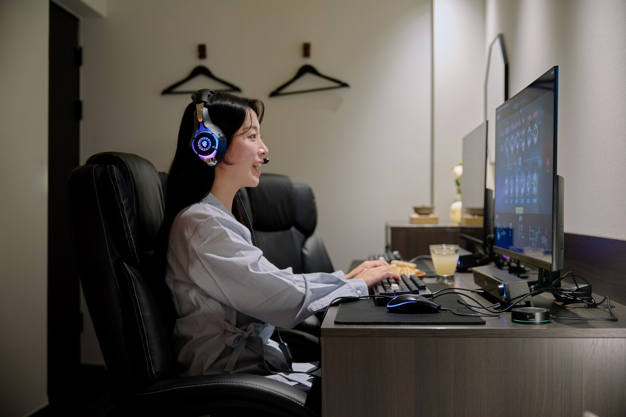 room detail thumbnail 2