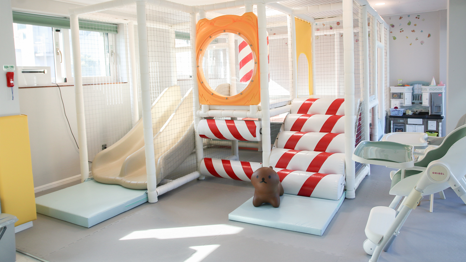 room detail thumbnail 1