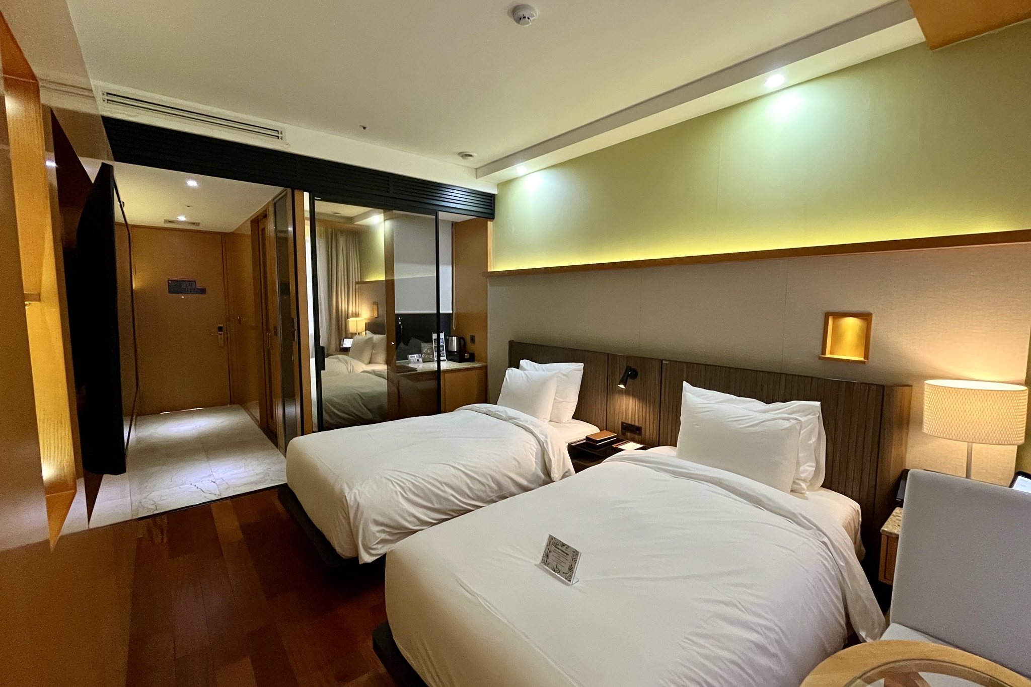 스탠다드 트윈(2인조식PKG★, 루프탑 수영장 무료)