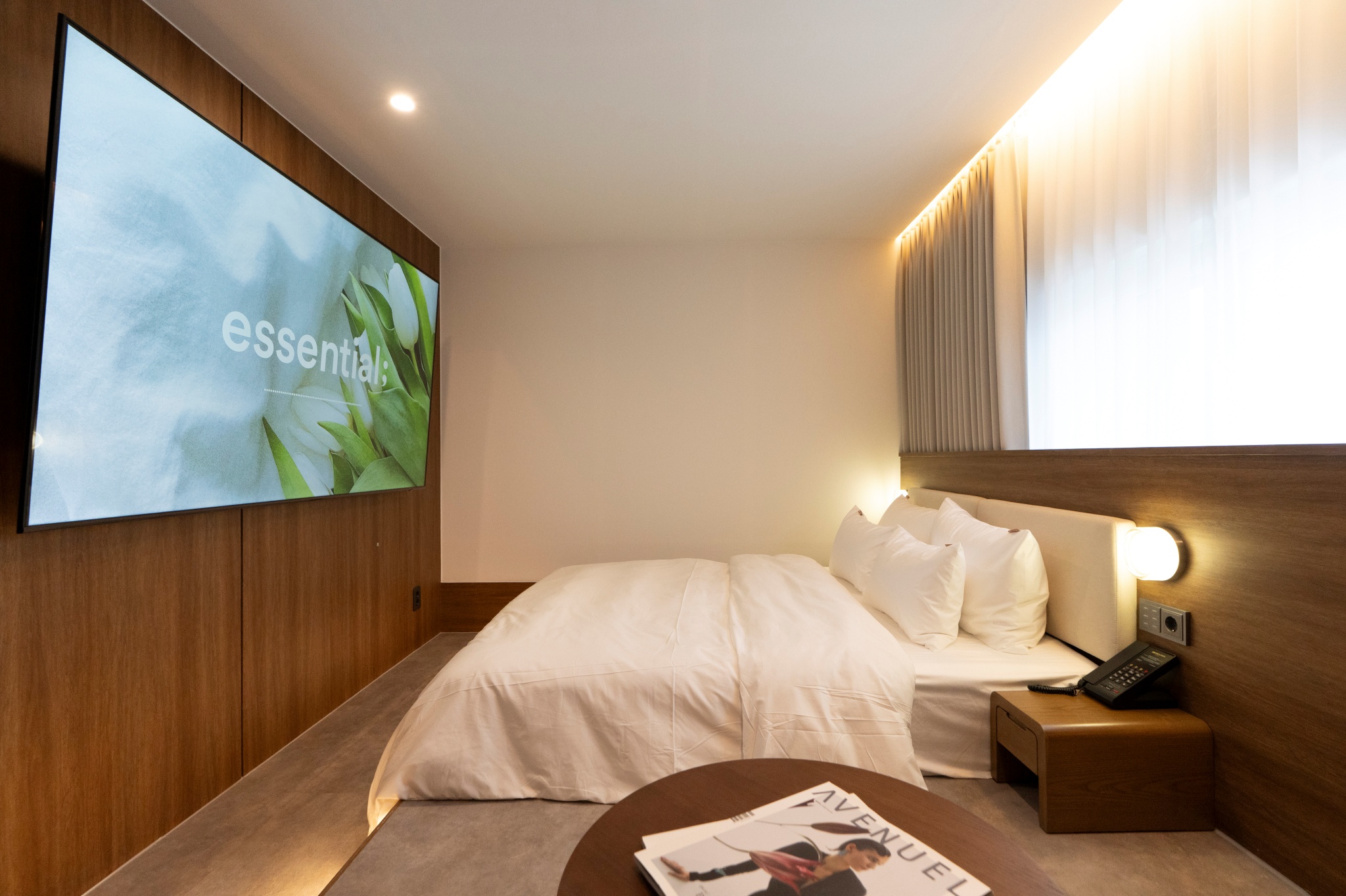 room detail thumbnail 1