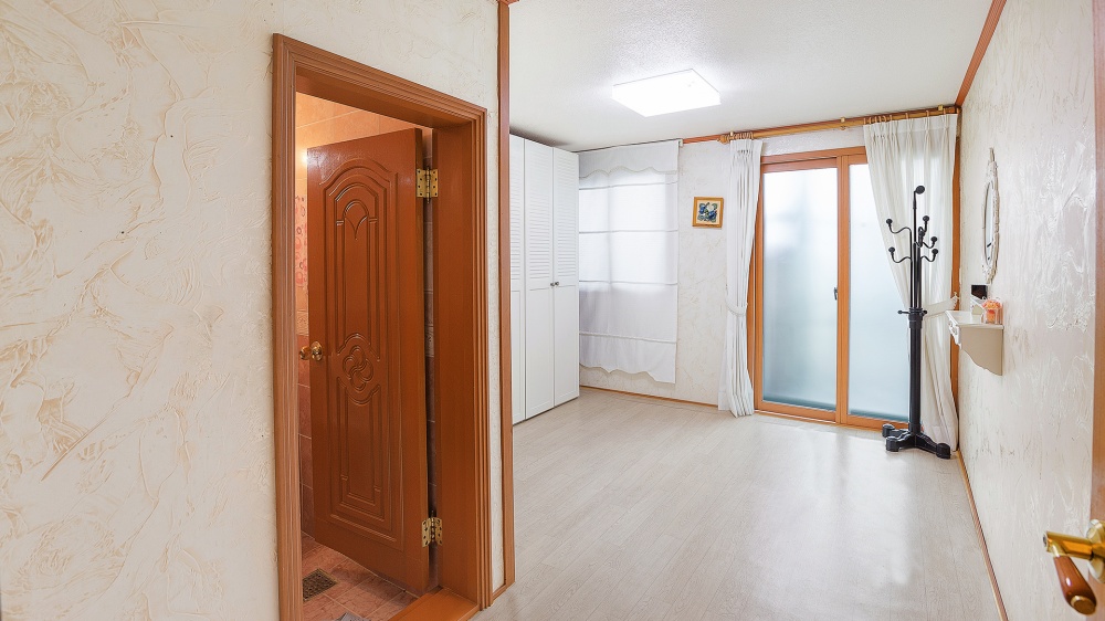 https://yaimg.yanolja.com/v5/2026/01/13/09/69660ad3d2f165.39156842.jpg