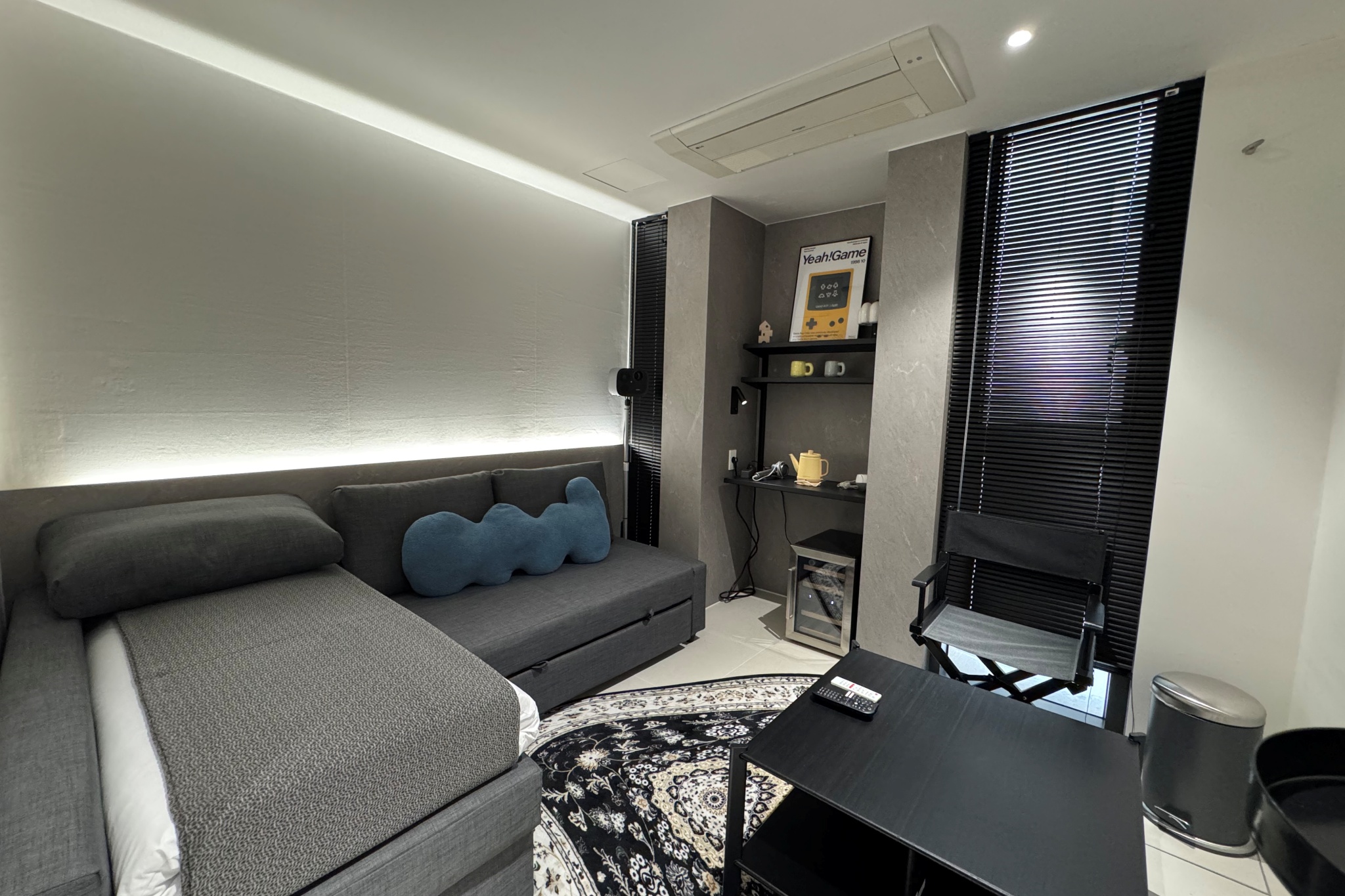 room detail thumbnail 2