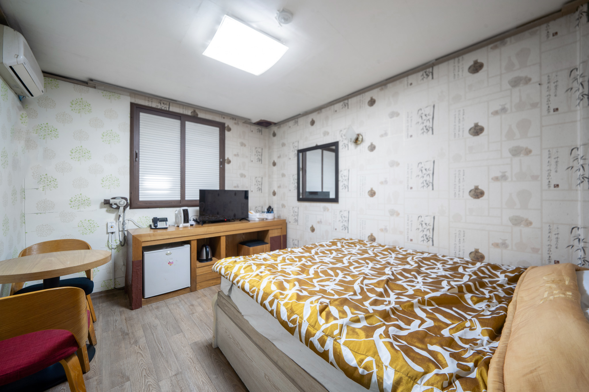 room detail thumbnail 0