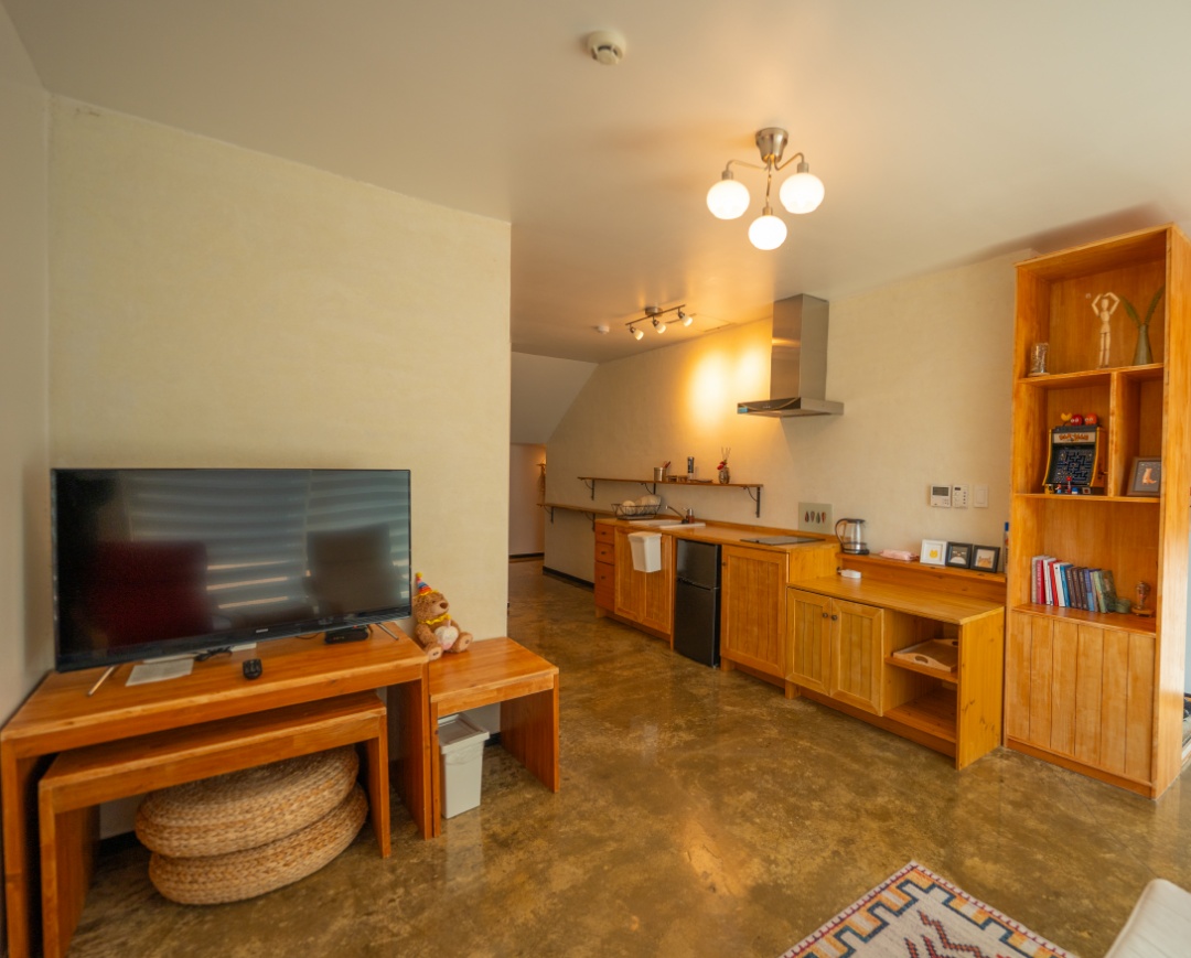 room detail thumbnail 0