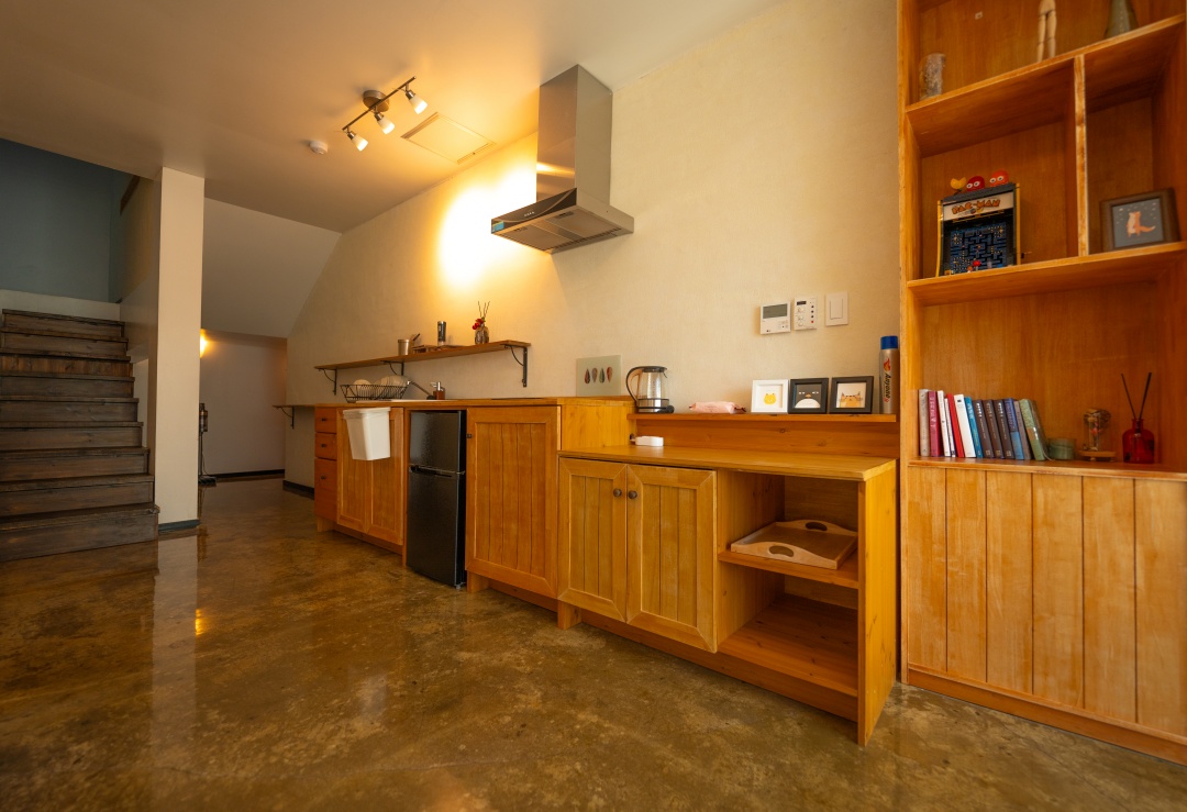 room detail thumbnail 2