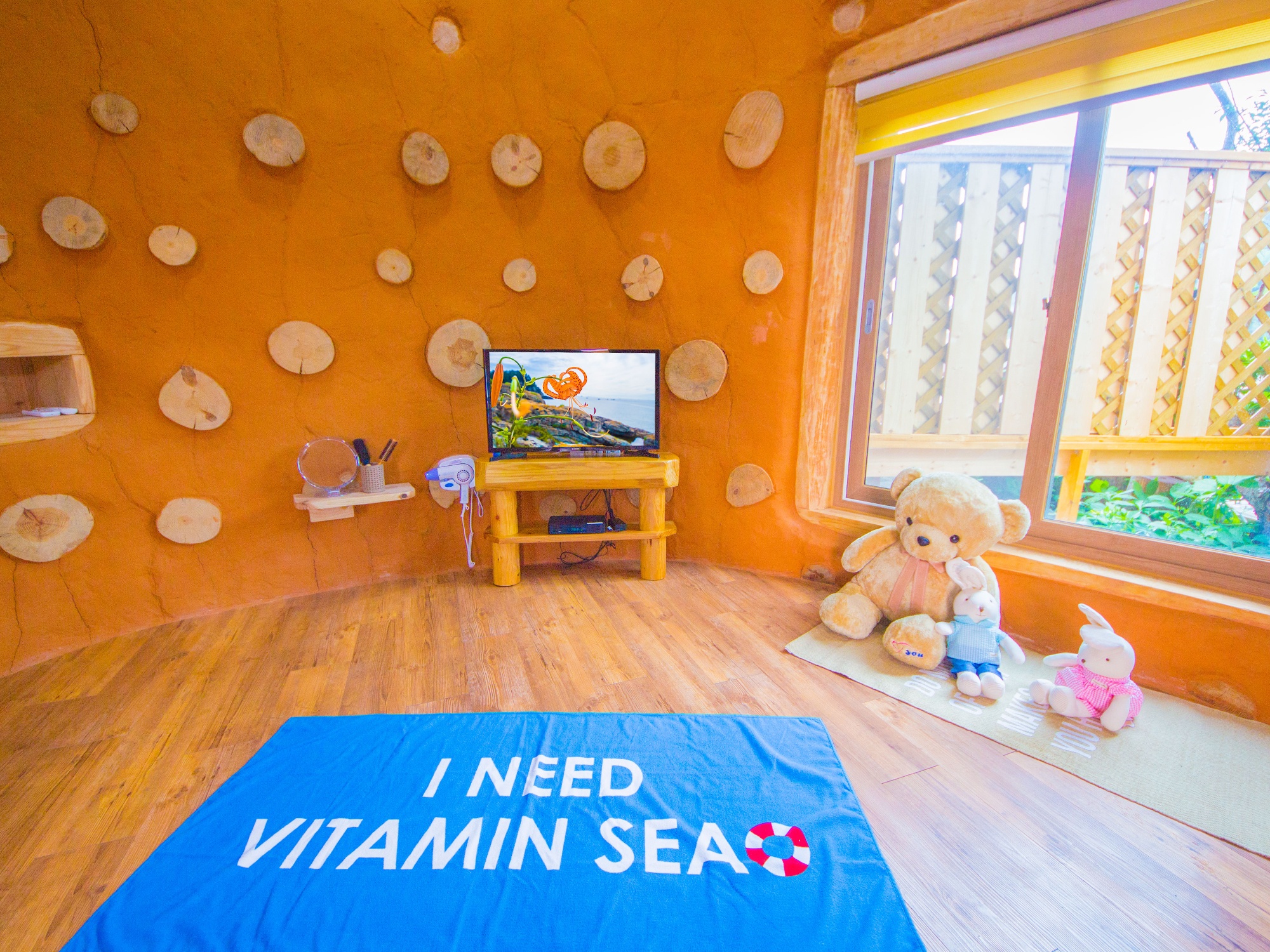 room detail thumbnail 1