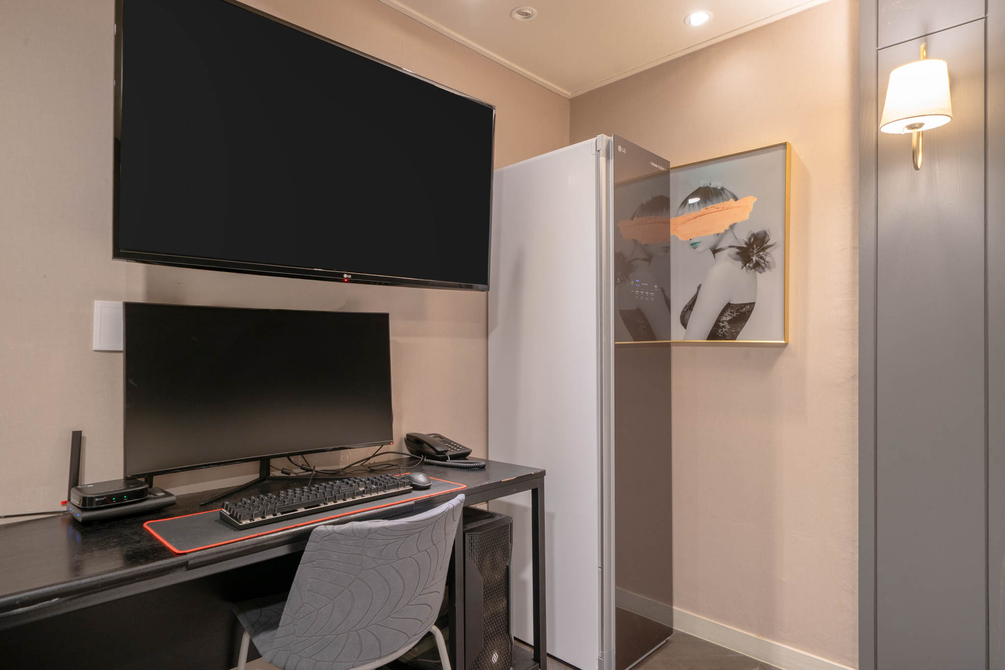 room detail thumbnail 2