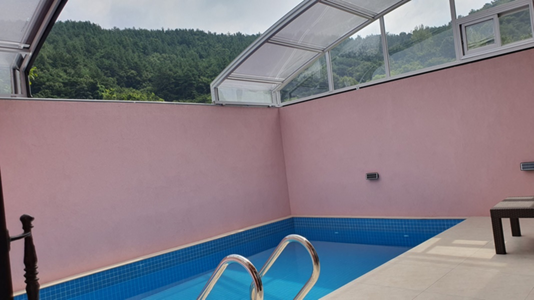 https://yaimg.yanolja.com/v5/2026/01/19/05/696dc6565a7681.95135583.jpg