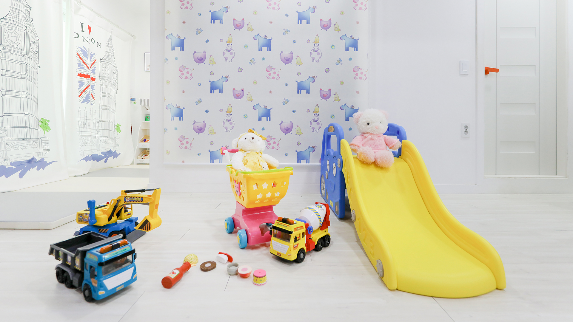 room detail thumbnail 0