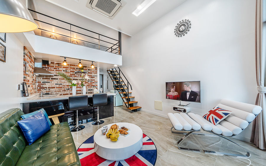 room detail thumbnail 2