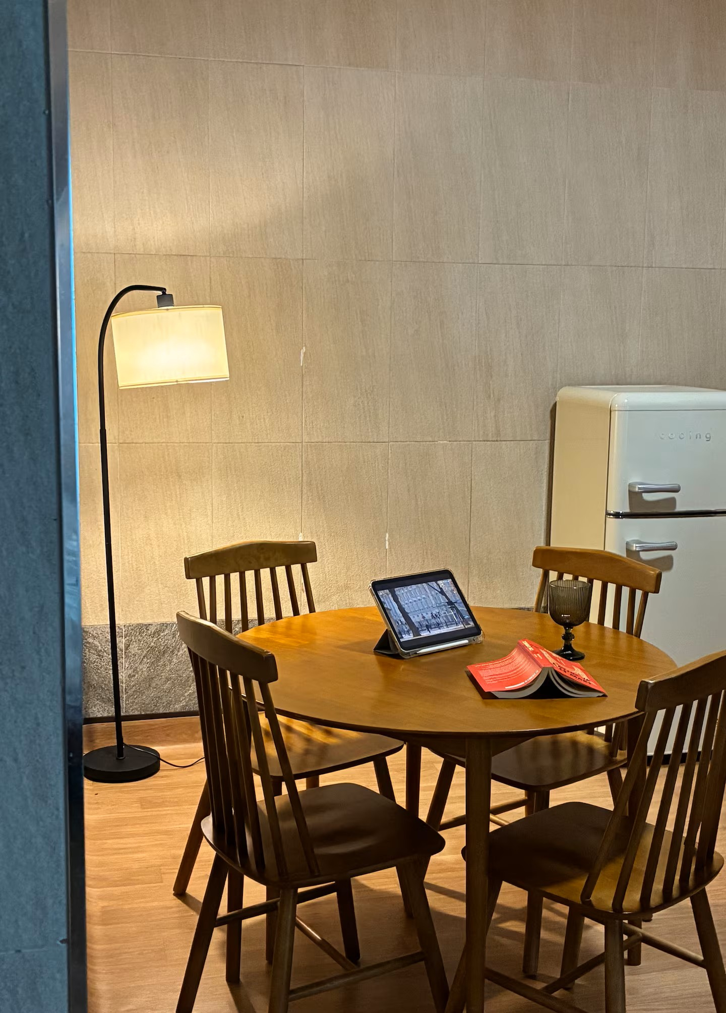 room detail thumbnail 0