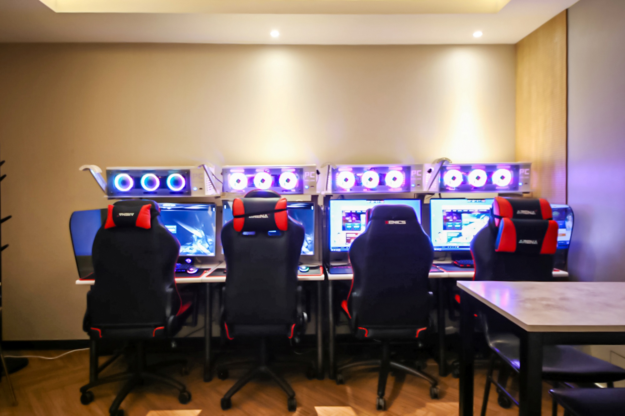 room detail thumbnail 1