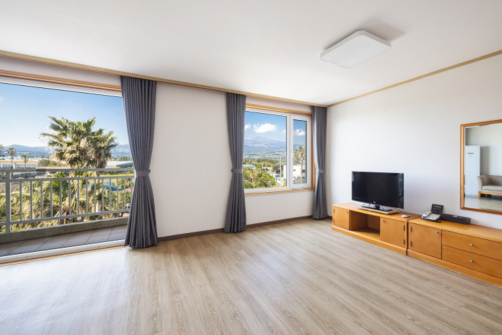 프리미어 마운틴(브랜드기획전★조식 2인+ 2월 투숙 시/1회  웰컴드링크 2잔)