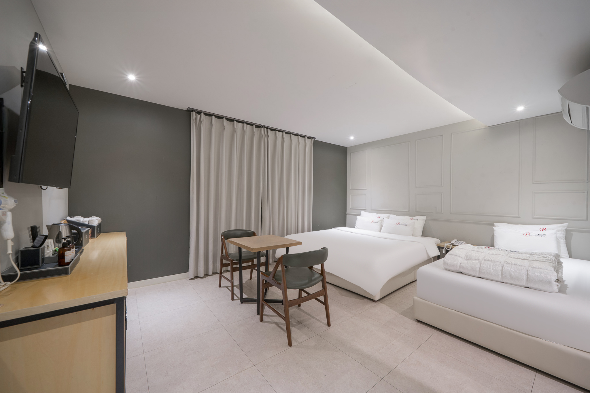 디럭스 트윈(넷플릭스 개인계정 사용가능/전객실 금연)