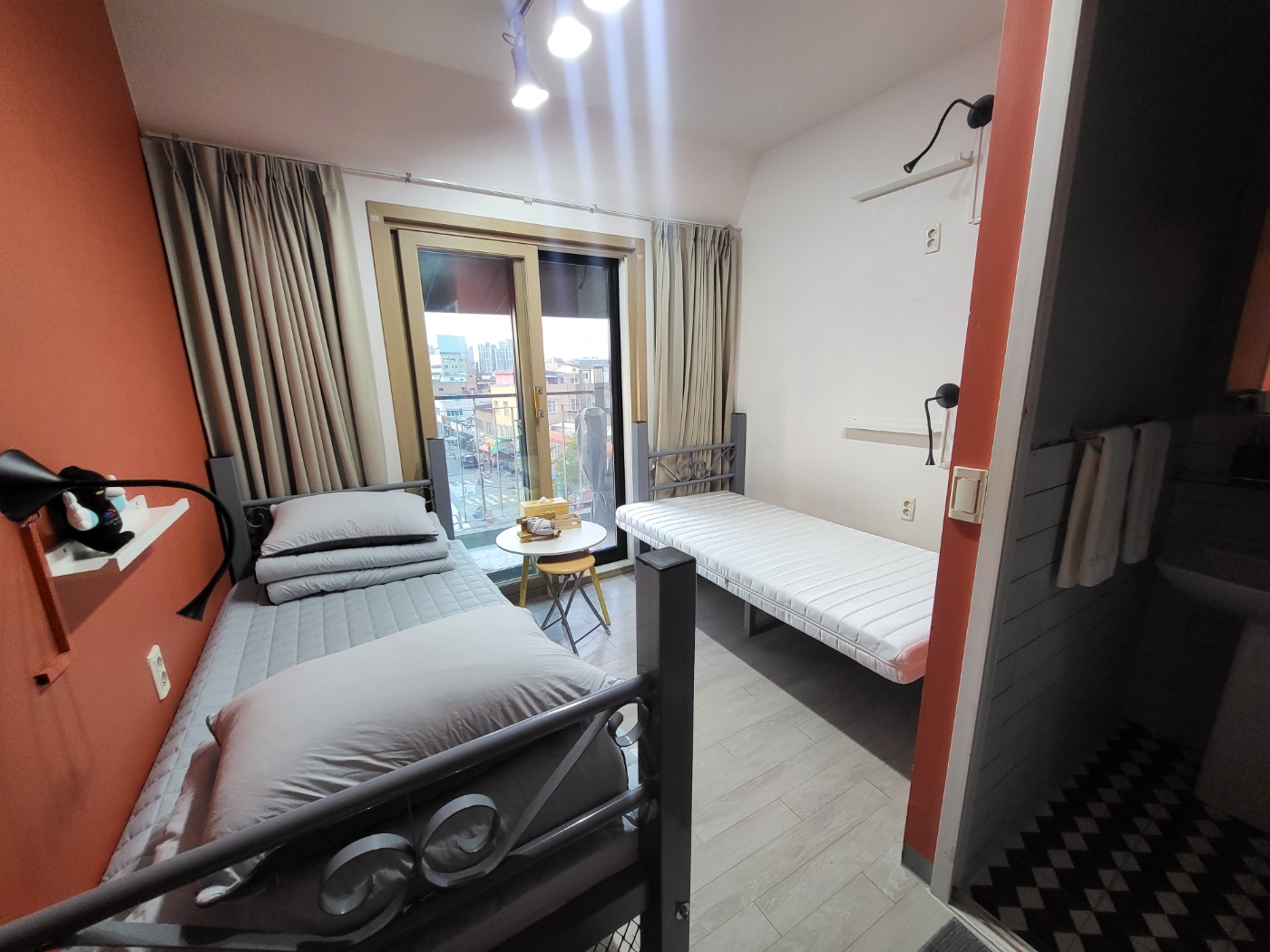 room detail thumbnail 0