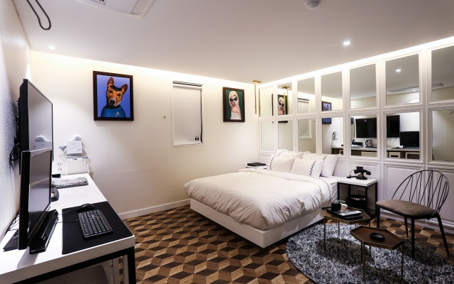 room detail thumbnail 0