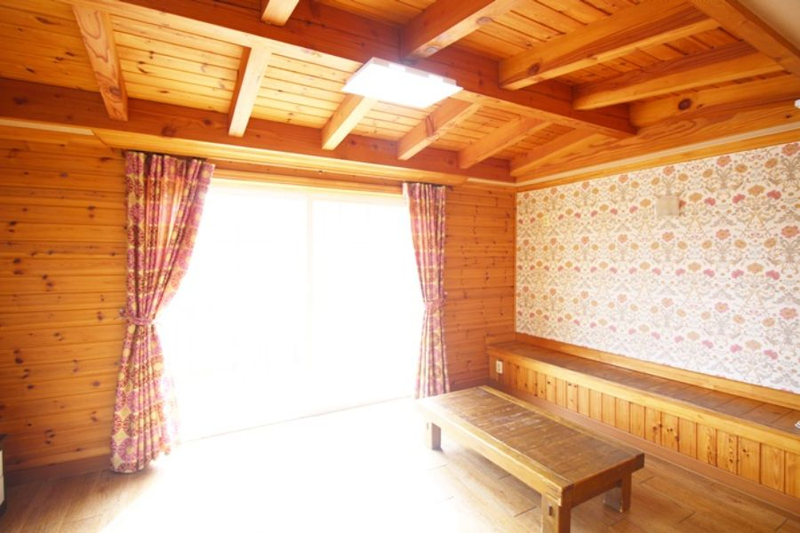 room detail thumbnail 1