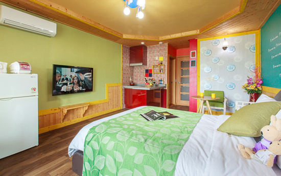 room detail thumbnail 2