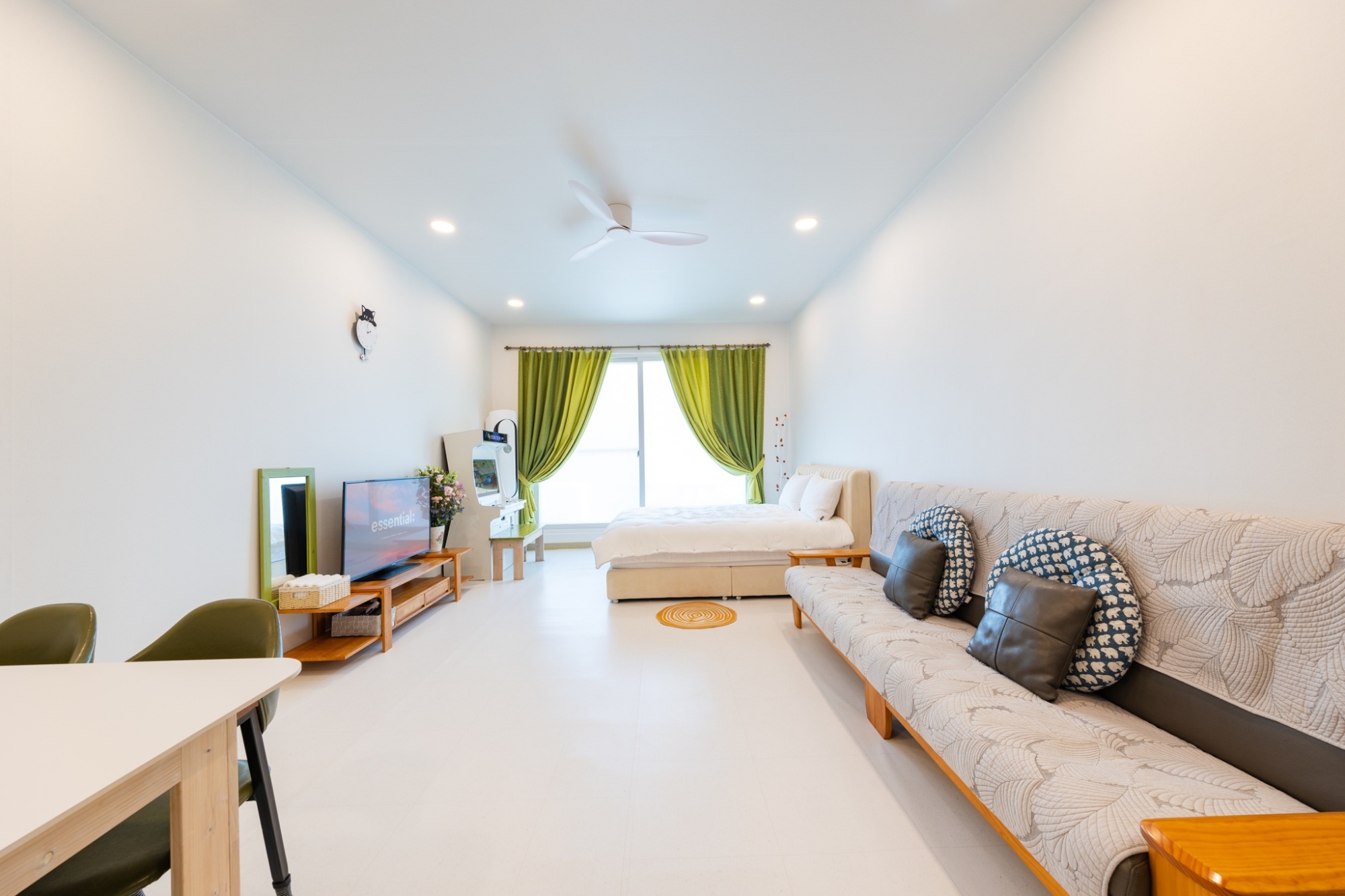 room detail thumbnail 0