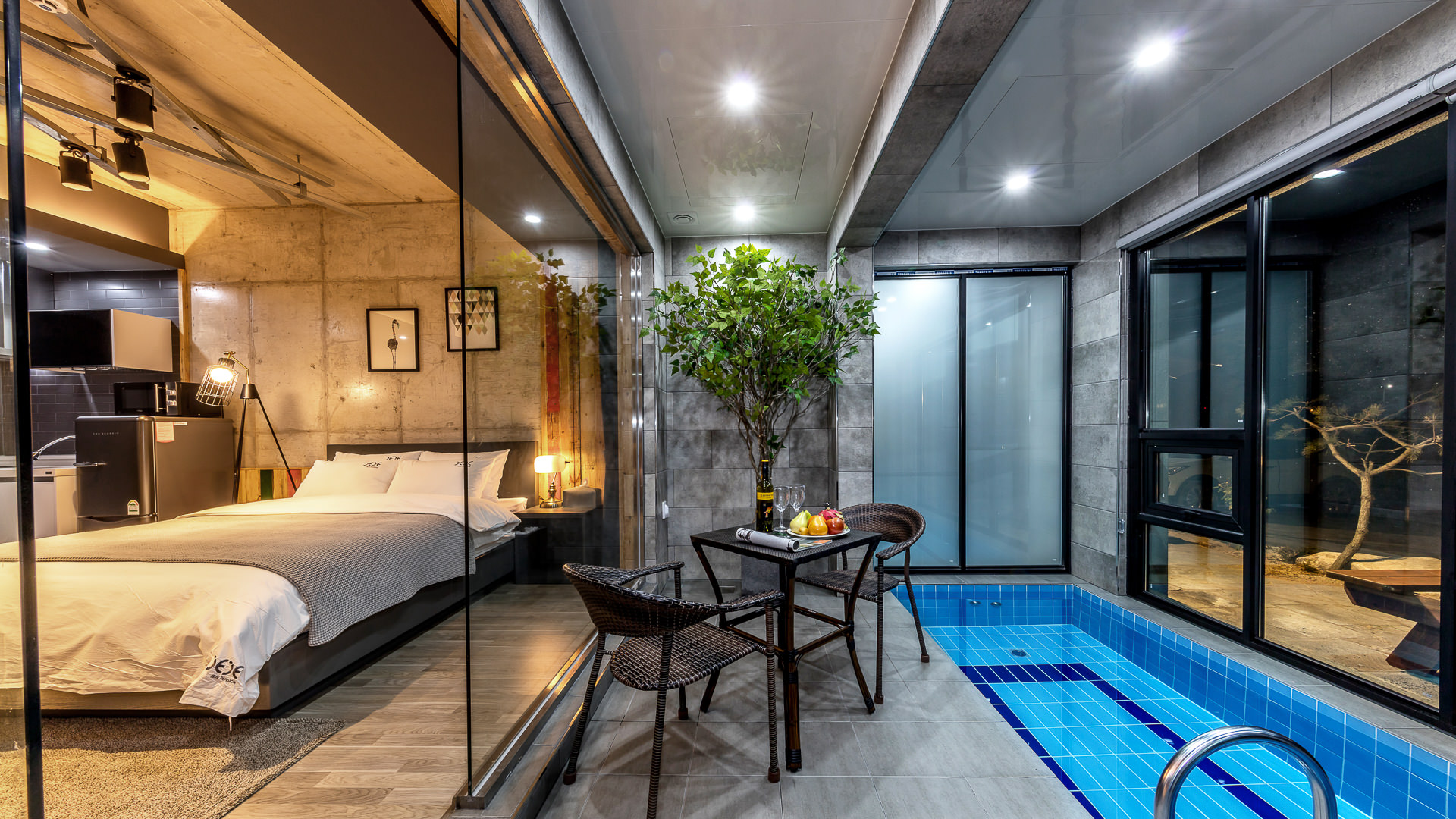 room detail thumbnail 0