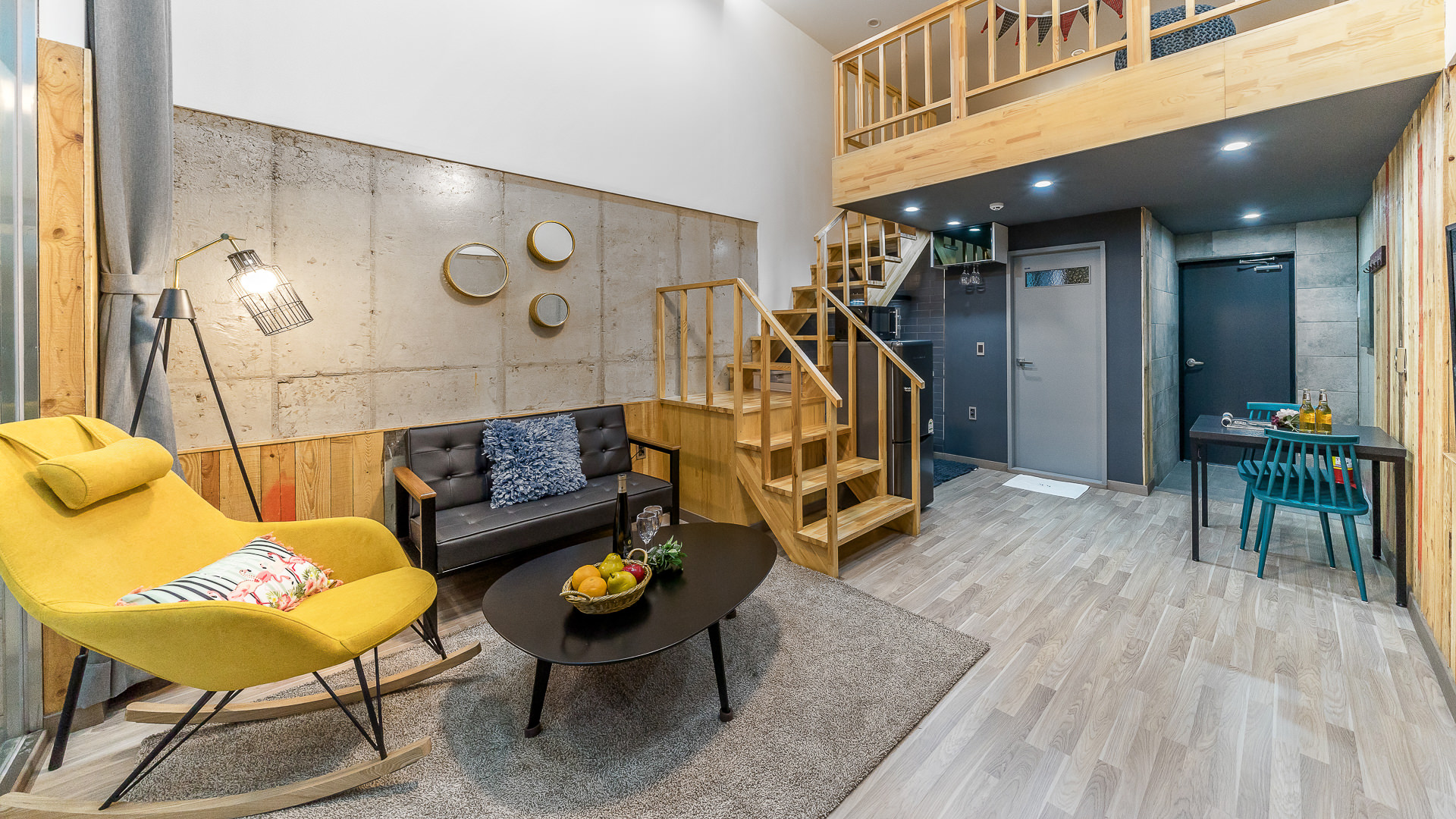 room detail thumbnail 2