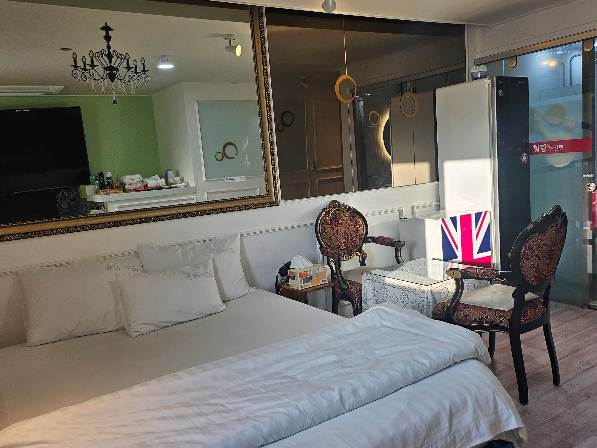 room detail thumbnail 0