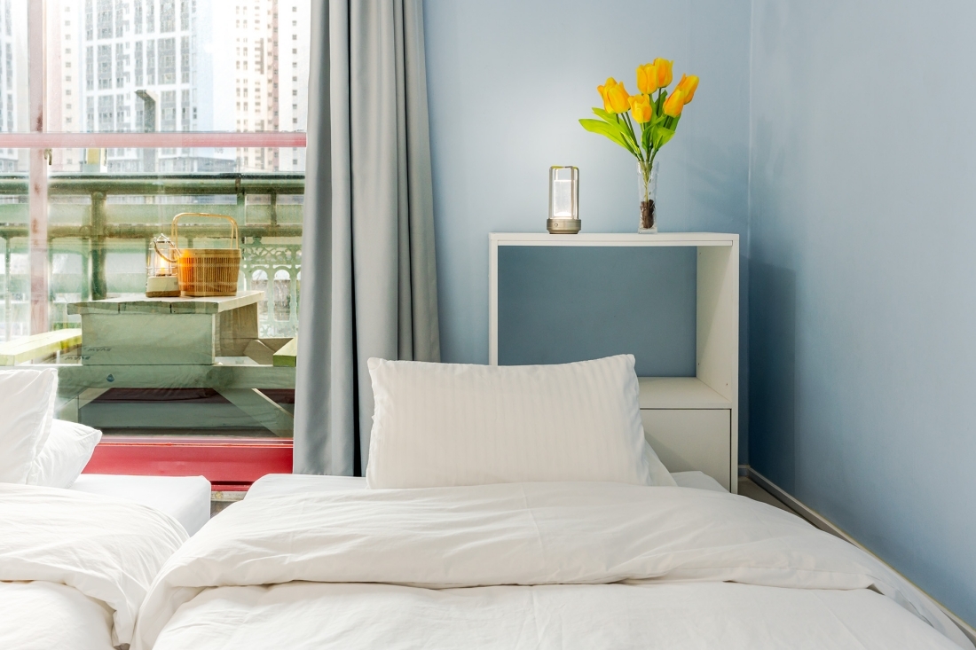 room detail thumbnail 2